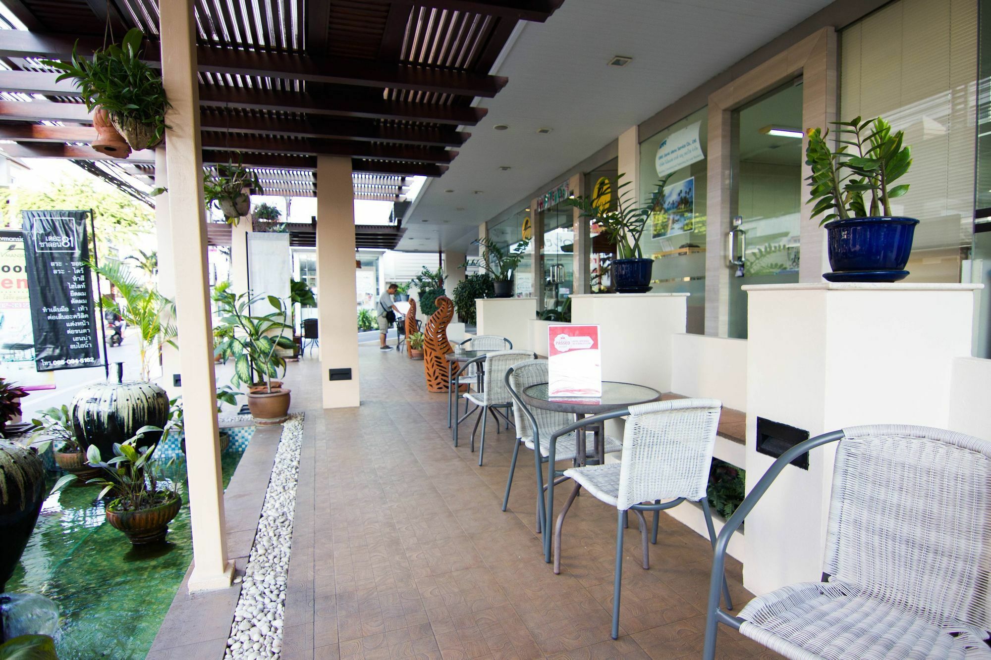 Zen Rooms Sukhumvit 81 Бангкок Экстерьер фото