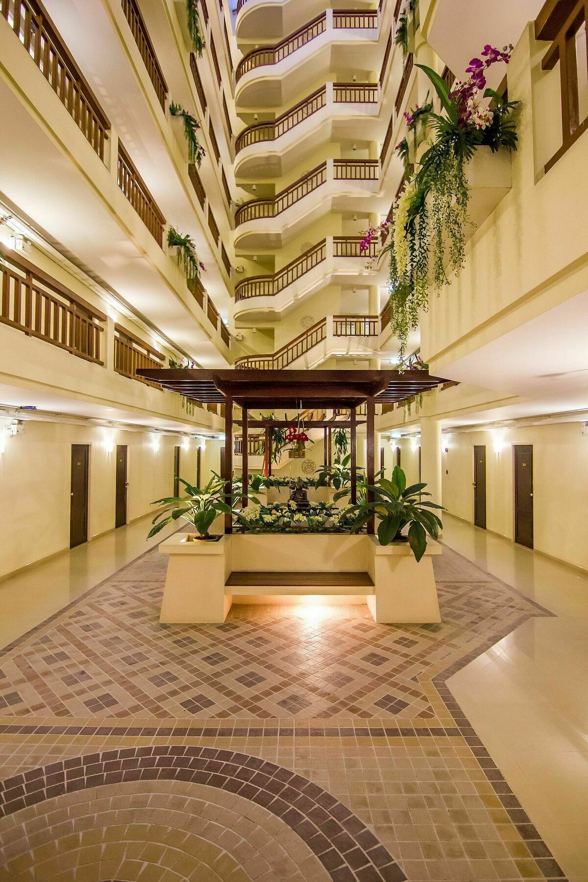 Zen Rooms Sukhumvit 81 Бангкок Экстерьер фото