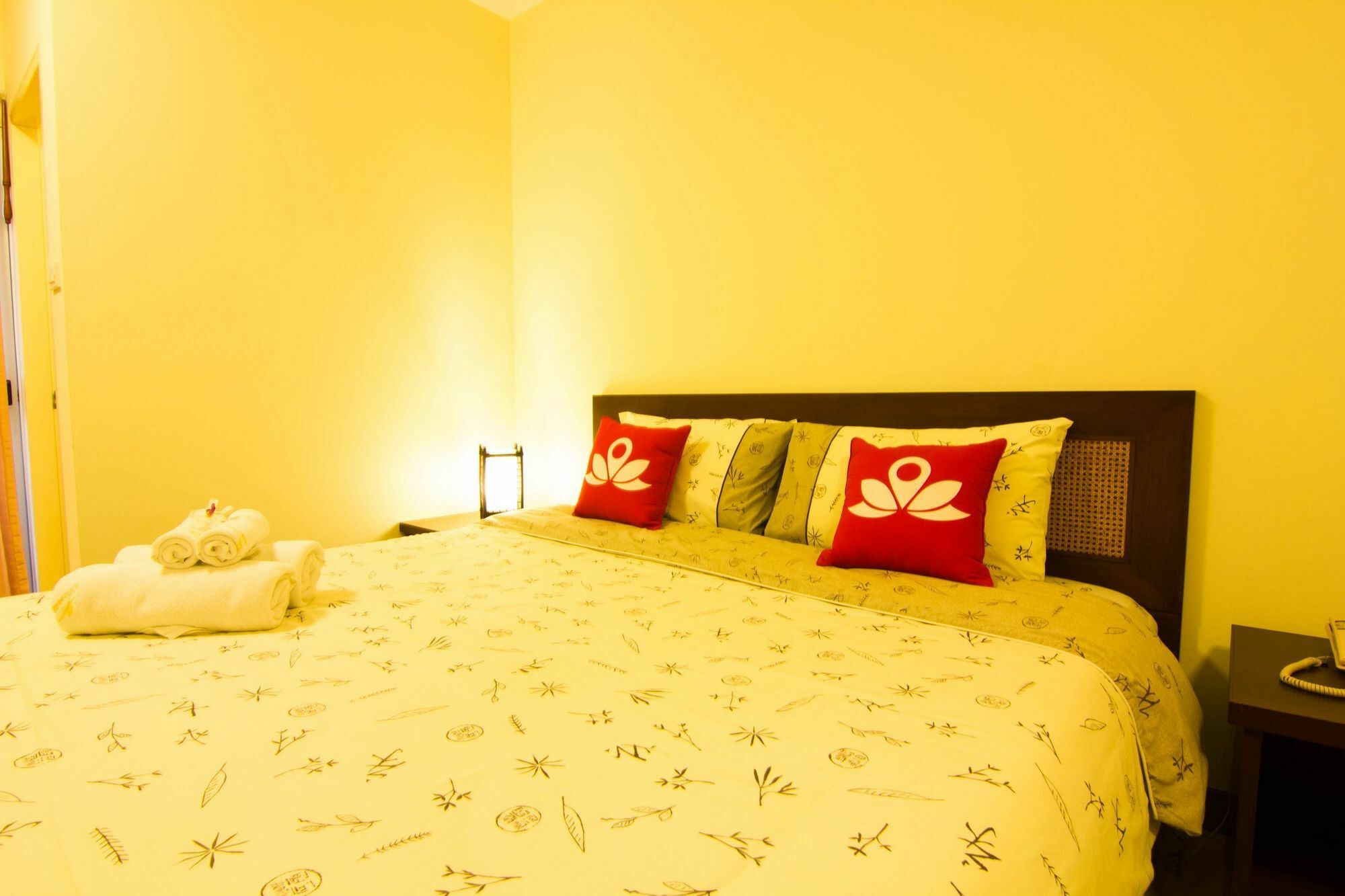 Zen Rooms Sukhumvit 81 Бангкок Экстерьер фото
