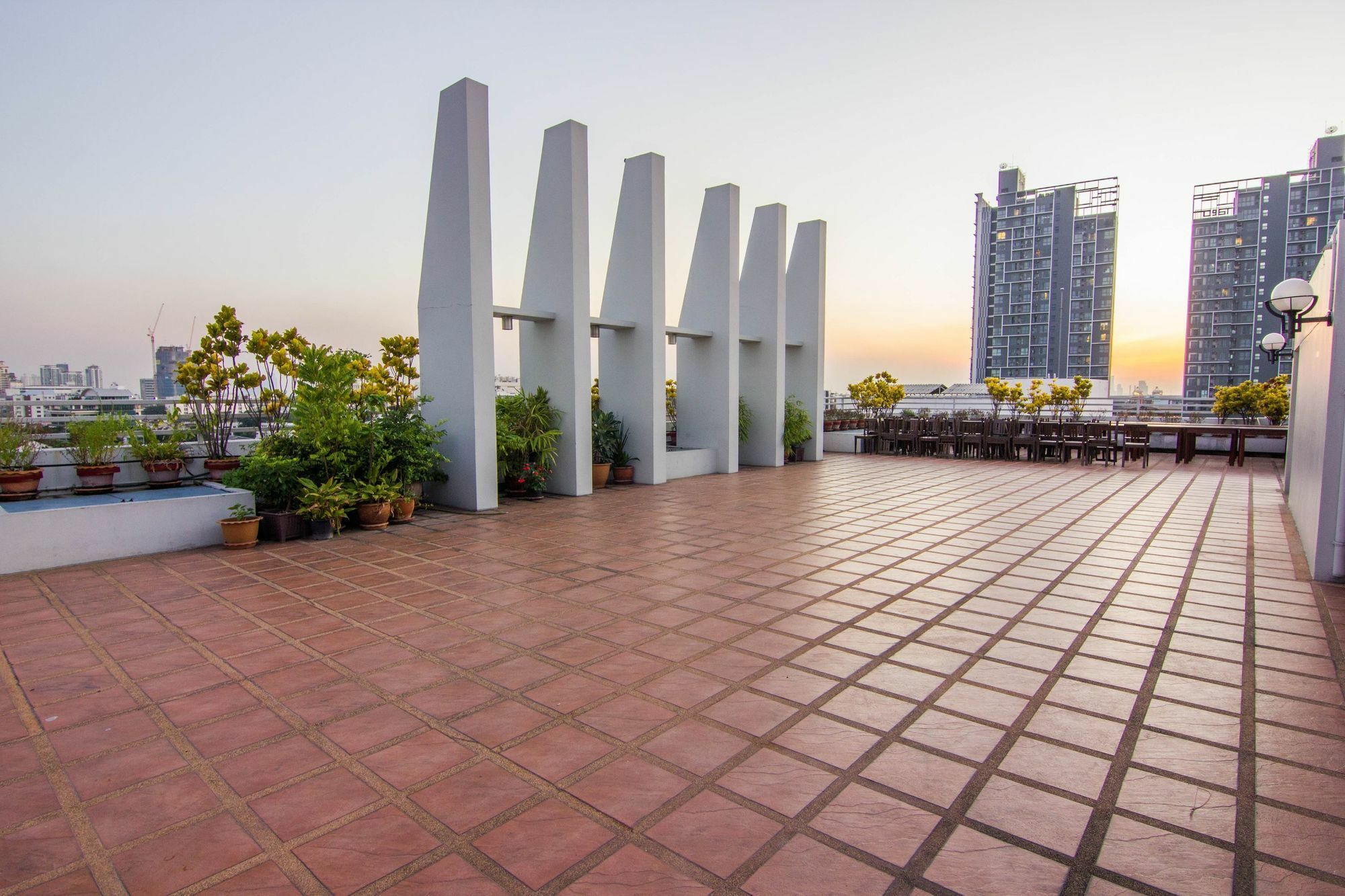 Zen Rooms Sukhumvit 81 Бангкок Экстерьер фото