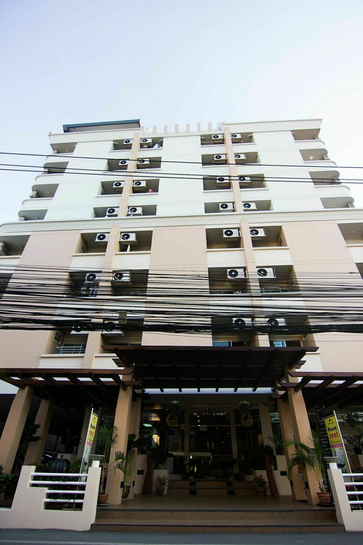 Zen Rooms Sukhumvit 81 Бангкок Экстерьер фото