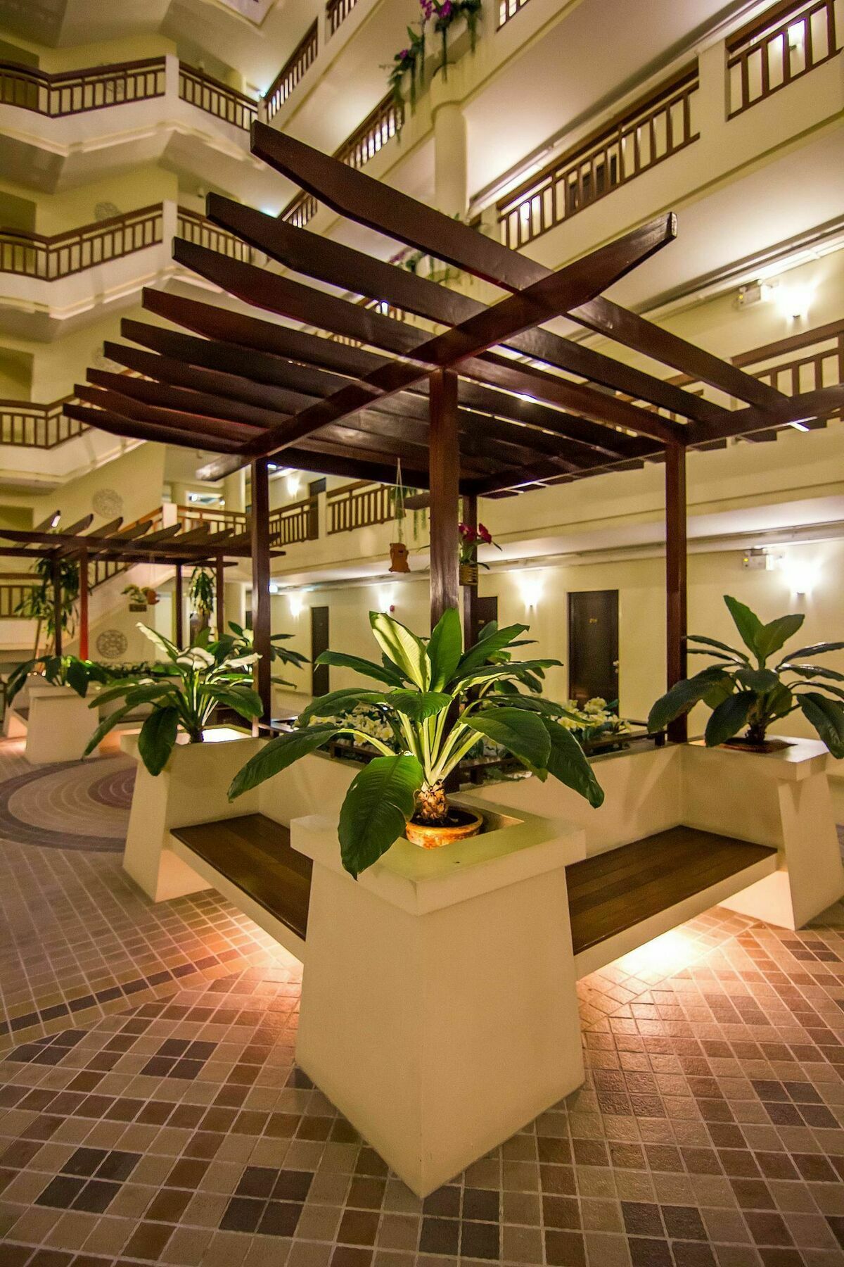Zen Rooms Sukhumvit 81 Бангкок Экстерьер фото