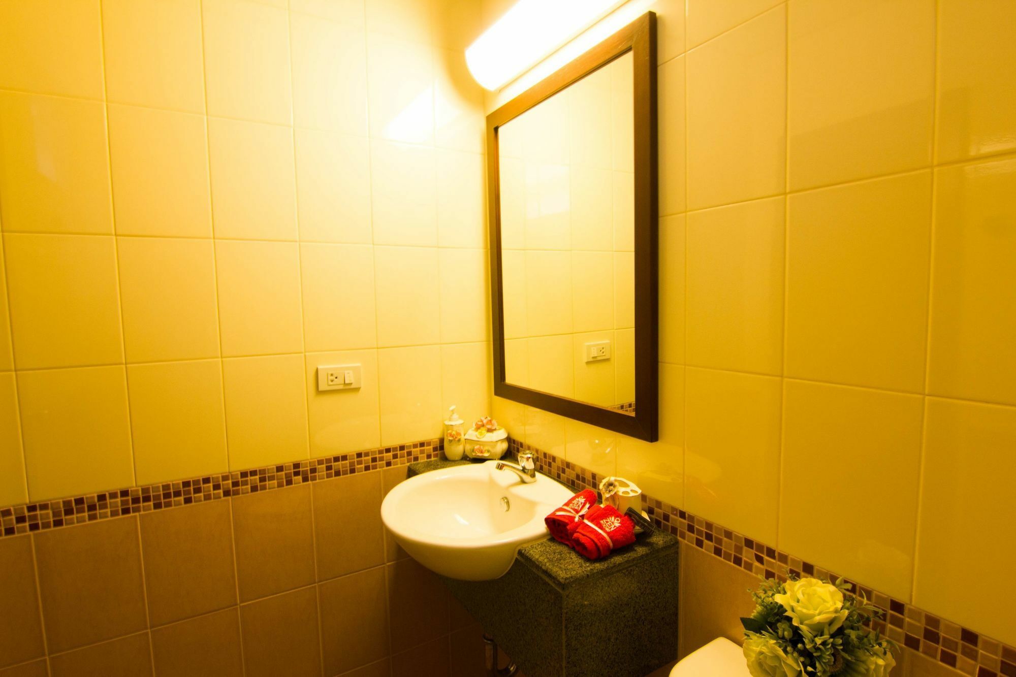 Zen Rooms Sukhumvit 81 Бангкок Экстерьер фото